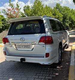 تۆیۆتا لاند کروزەر